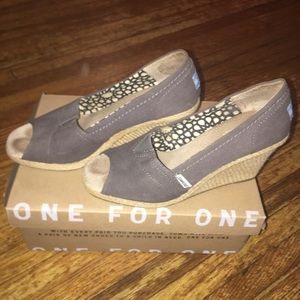 Toms wedge heels worn once